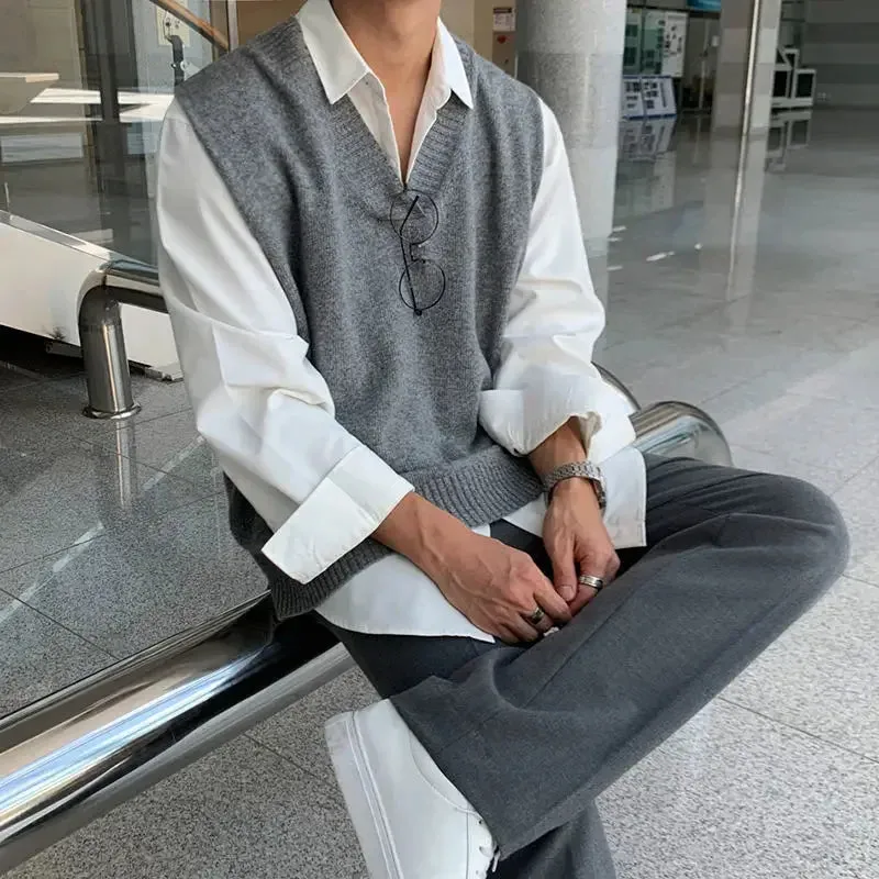 Sleeveless V-Neck Knitted Sweater